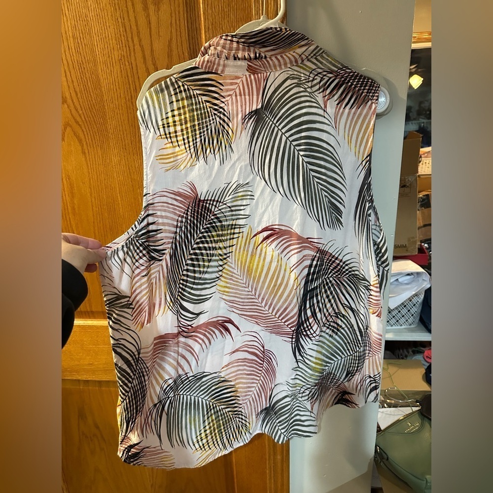 Liz Claiborne Multicolor Leaf Print Blouse - Picture 2 of 3